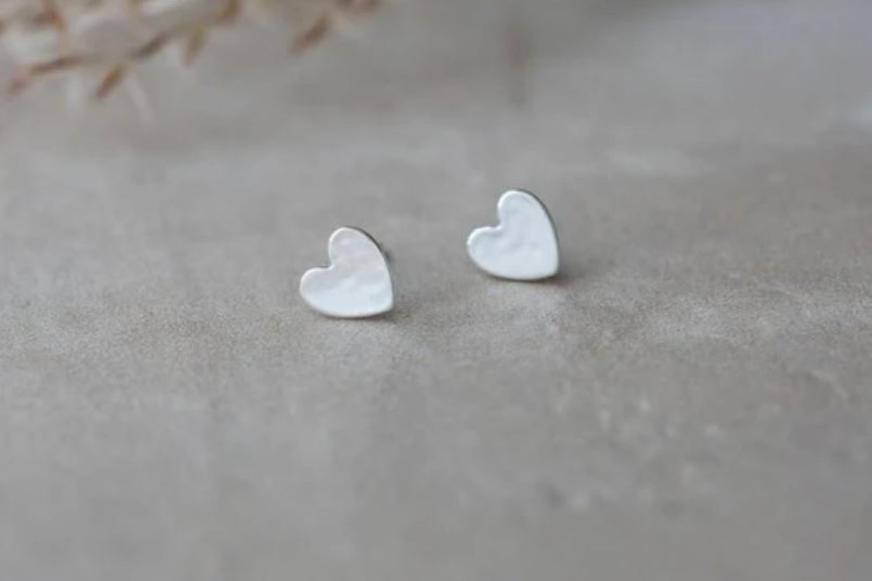 Amado Studs