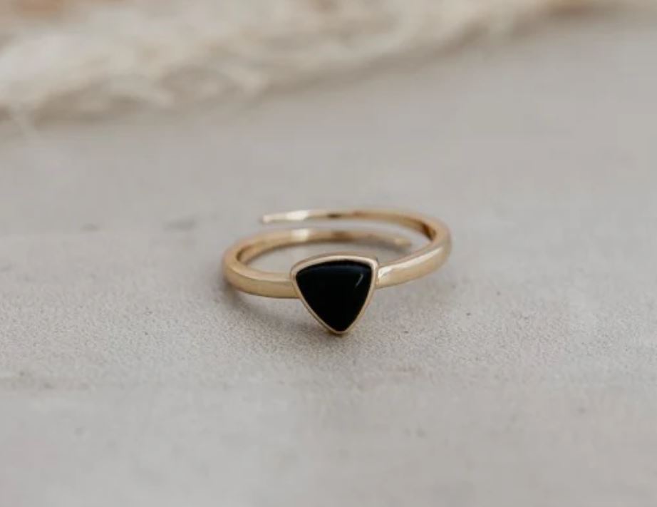Mae Ring