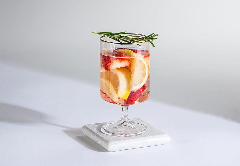 Tight Vertical Optic Glassware w/ Gold - Set of 4